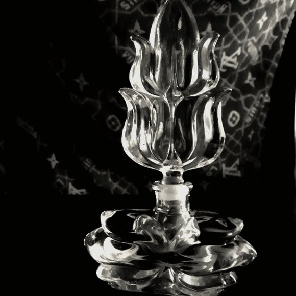 Large Vintage Perfume Bottle - Picture 2 of 4